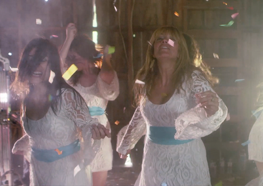 Polyphonic Spree – Hold Yourself Up